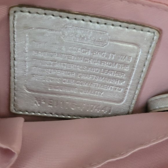 VINTAGE LEATHER COACH CROSSBODY - Picture 11 of 15